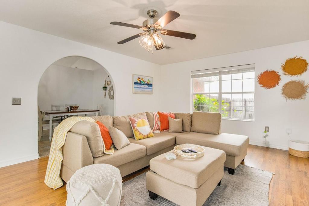 New! Close To Beach, Cozy, New Beds & Family Friendly นาวาร์ ภายนอก รูปภาพ