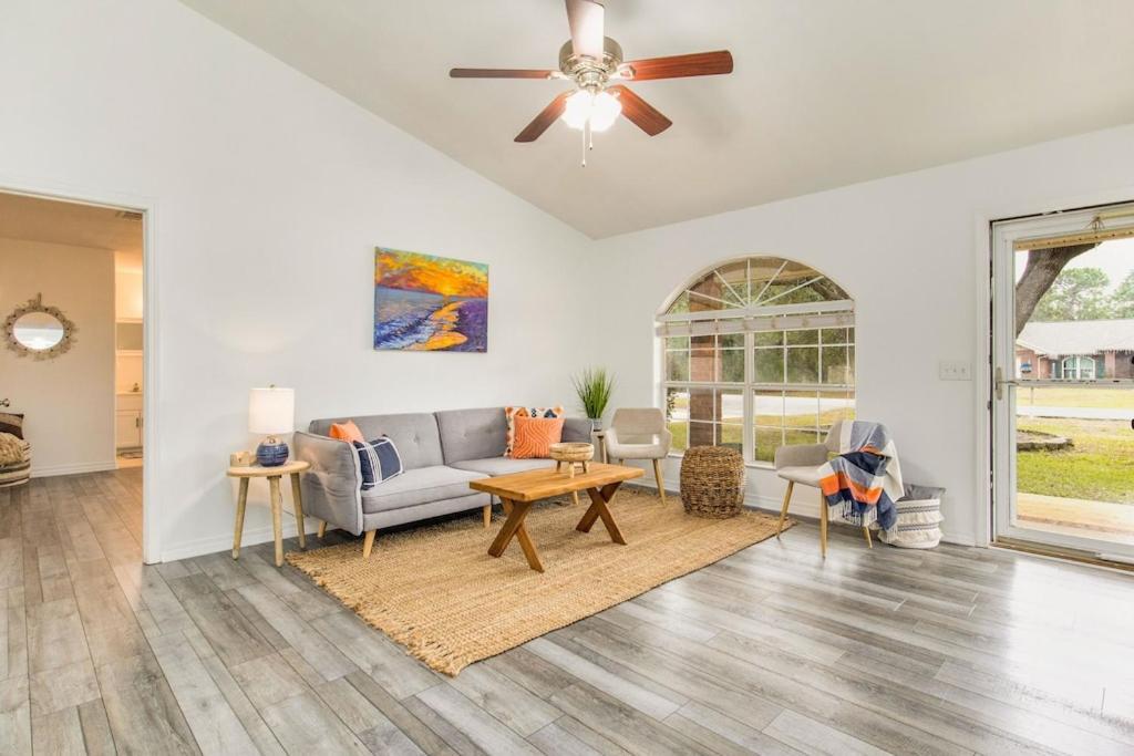 New! Close To Beach, Cozy, New Beds & Family Friendly นาวาร์ ภายนอก รูปภาพ