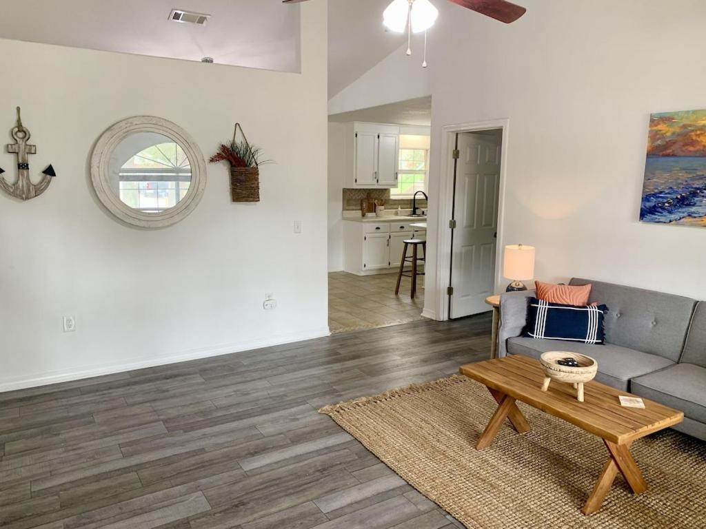 New! Close To Beach, Cozy, New Beds & Family Friendly นาวาร์ ภายนอก รูปภาพ